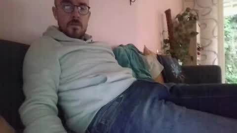 s_i_q online show from October 27, 2025, 8:07 am