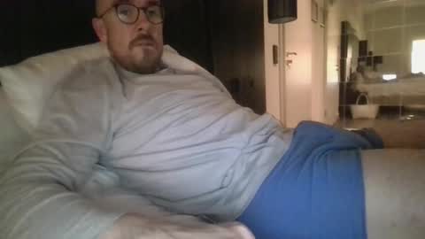 s_i_q online show from November 25, 2025, 8:09 pm