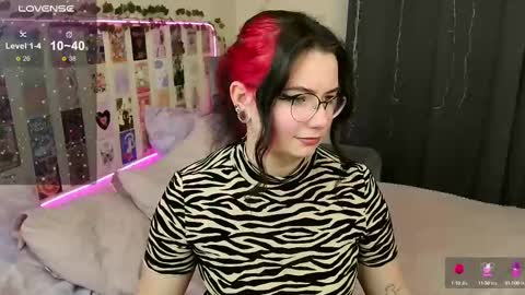 Kate online show from February 26, 2025, 8:04 am