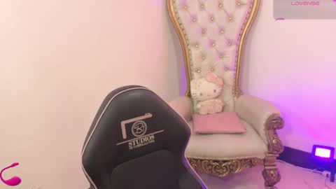 saaya_tay online show from November 21, 2025, 3:16 am