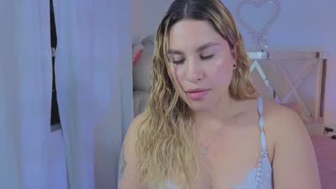 saaya_tay online show from March 11, 2026, 3:56 am