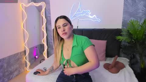 saaya_tay online show from April 15, 2026, 8:31 pm