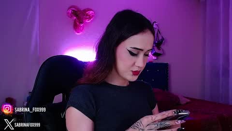 sabrina fox online show from April 4, 2026, 8:23 am