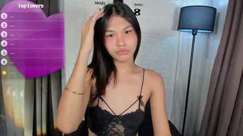 Snapshot of sabrina_maxx chatting on December 20, 2024, 6:56 pm Nadine online show from December 20, 2024, 6:56 pm