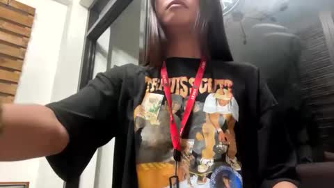 Snapshot of sabrina_maxx chatting on March 2, 2025, 6:40 pm Nadine online show from March 2, 2025, 6:40 pm