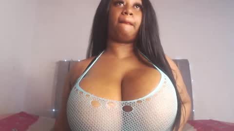 Sabrina Mora online show from April 10, 2026, 6:12 pm