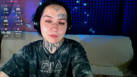 Lilith Solar online show from April 2, 2026, 11:02 pm