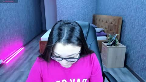 Snapshot of sabrina_sven chatting on December 8, 2024, 8:47 pm GMT7TueWedThuFriSatSun 0100am-0700am online show from December 8, 2024, 8:47 pm