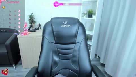Snapshot of sabrina_sven chatting on January 14, 2025, 9:09 pm GMT7TueWedThuFriSatSun 0100am-0700am online show from January 14, 2025, 9:09 pm