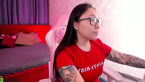 Snapshot of sabrina_sven chatting on February 15, 2026, 12:07 am GMT7TueWedThuFriSatSun 0100am-0700am online show from February 15, 2026, 12:07 am