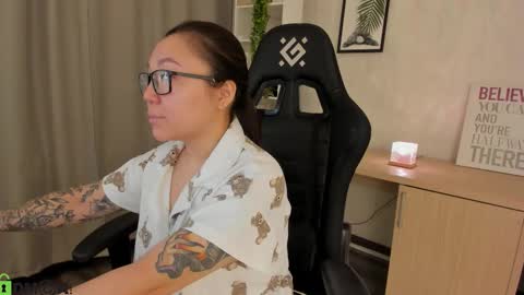 Snapshot of sabrina_sven chatting on February 16, 2026, 12:07 am GMT7TueWedThuFriSatSun 0100am-0700am online show from February 16, 2026, 12:07 am