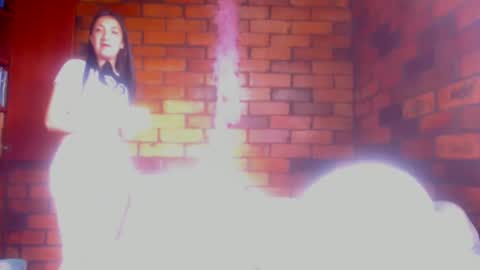 Sabrina online show from March 5, 2025, 12:44 pm