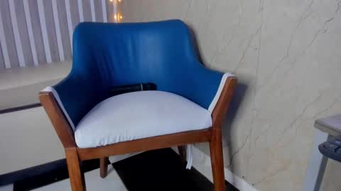 mariana  online show from January 14, 2025, 12:22 am