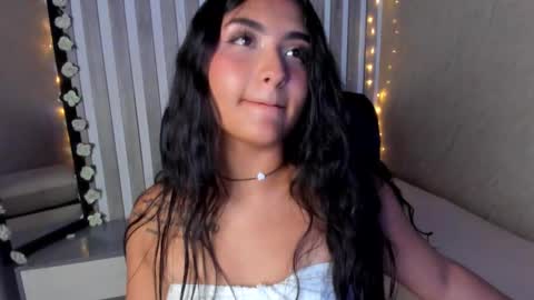 mariana  online show from February 23, 2025, 7:44 am