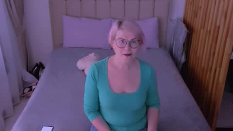 Sabrina MacMarren online show from March 19, 2026, 7:45 am