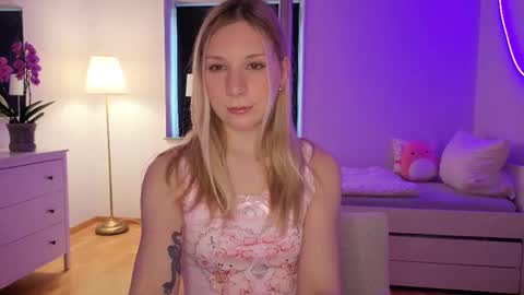 Sabrina Rose   online show from February 10, 2025, 11:25 am