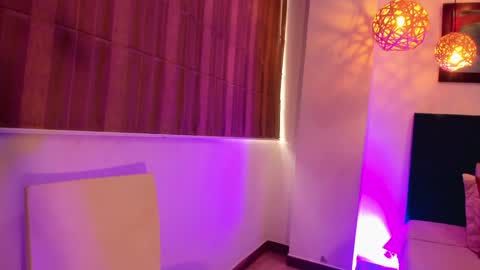 Snapshot of sabrinawarren chatting on December 4, 2024, 12:03 pm Sabrina Warren online show from December 4, 2024, 12:03 pm
