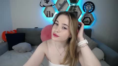 Sabrina Violet online show from February 23, 2025, 12:16 pm
