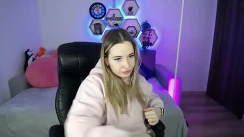 Snapshot of sabrinviolet chatting on February 21, 2026, 9:10 am Sabrina Violet online show from February 21, 2026, 9:10 am