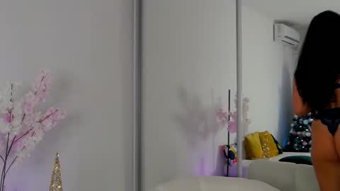 Sabrina online show from December 17, 2025, 10:05 pm