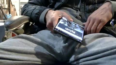 Dee online show from December 3, 2025, 9:29 am