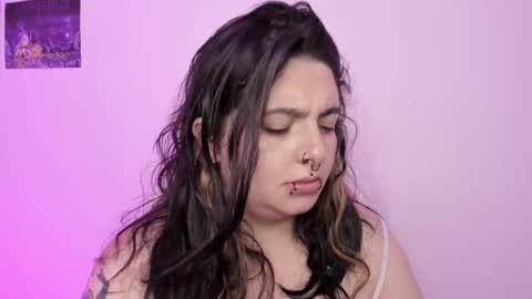 Snapshot of sachi_meow chatting on November 19, 2025, 10:26 am Ig online show from November 19, 2025, 10:26 am