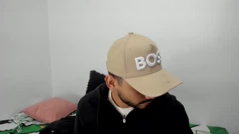 Snapshot of sack_rojas chatting on December 3, 2024, 12:46 am Sack online show from December 3, 2024, 12:46 am