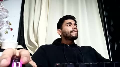 Snapshot of sack_rojas chatting on December 4, 2024, 6:33 am Sack online show from December 4, 2024, 6:33 am