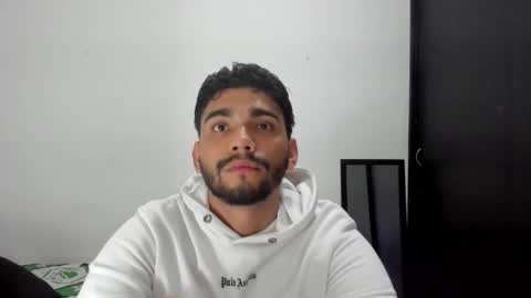 Snapshot of sack_rojas chatting on December 8, 2024, 3:53 am Sack online show from December 8, 2024, 3:53 am