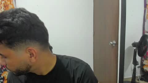 Snapshot of sack_rojas chatting on December 15, 2024, 4:29 am Sack online show from December 15, 2024, 4:29 am