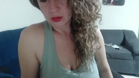 sacrletardiente online show from October 4, 2025, 9:57 pm