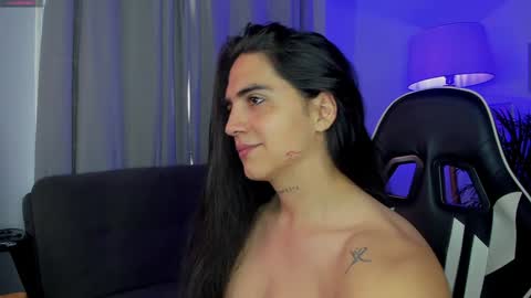 Im CryDuran    Instagram   CryDuraann  online show from January 14, 2025, 4:50 pm