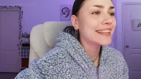 Sadie Renee  online show from October 17, 2025, 9:50 pm