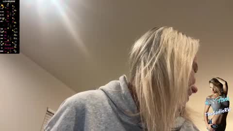 SadieRW online show from December 3, 2024, 2:03 am