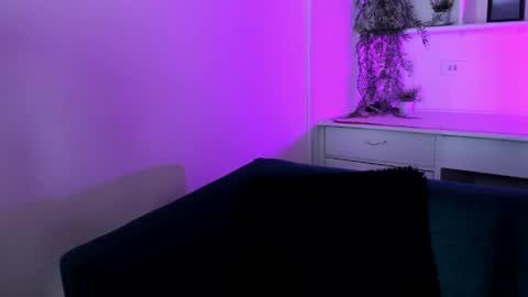 Cami online show from April 17, 2026, 7:06 pm