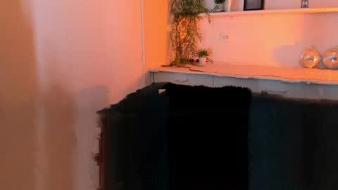 Cami online show from April 21, 2026, 9:28 pm