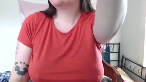 saggiemaggie online show from December 15, 2025, 2:21 pm