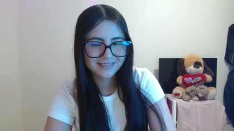Sahaliefox  online show from October 8, 2025, 11:02 pm