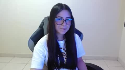 Sahaliefox  online show from October 20, 2025, 10:54 pm