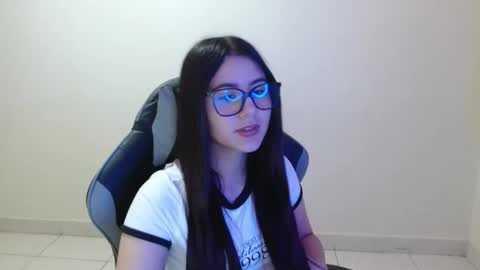 Sahaliefox  online show from October 22, 2025, 7:24 pm