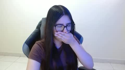 Sahaliefox  online show from November 12, 2025, 3:12 pm