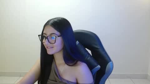 Sahaliefox  online show from April 18, 2026, 2:10 pm