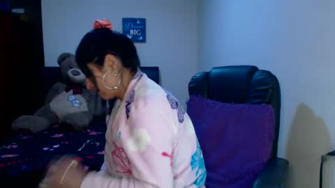 Karina online show from September 18, 2025, 2:13 am