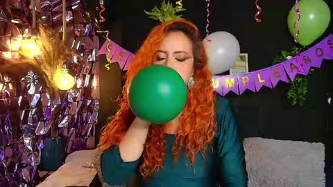 Snapshot of sahra_tayl0r_ chatting on April 30, 2026, 5:19 pm SARA online show from April 30, 2026, 5:19 pm