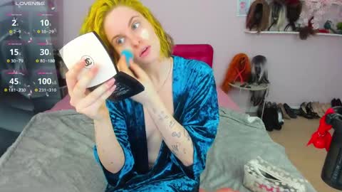 Adel online show from March 28, 2026, 1:43 pm