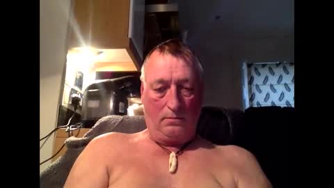 sail_naked online show from January 18, 2025, 3:49 pm