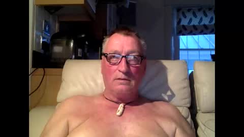sail_naked online show from May 27, 2026, 8:17 pm