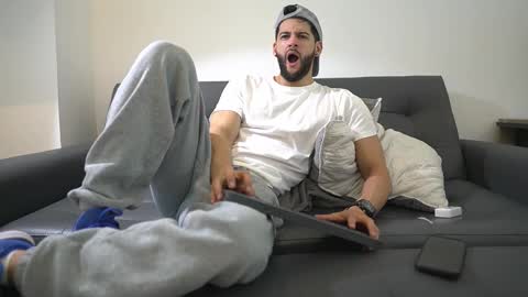 saimon  online show from November 13, 2025, 4:06 pm