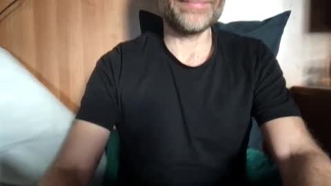 Snapshot of saint009 chatting on December 28, 2024, 11:41 am saint009 online show from December 28, 2024, 11:41 am