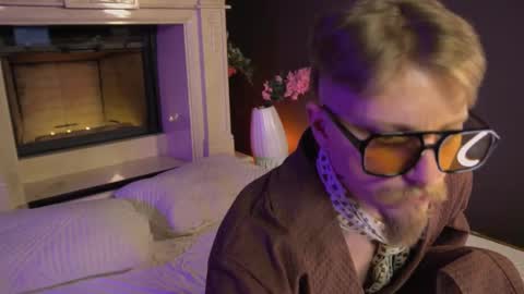Snapshot of saint__vicious chatting on March 4, 2025, 12:12 pm saint__vicious online show from March 4, 2025, 12:12 pm